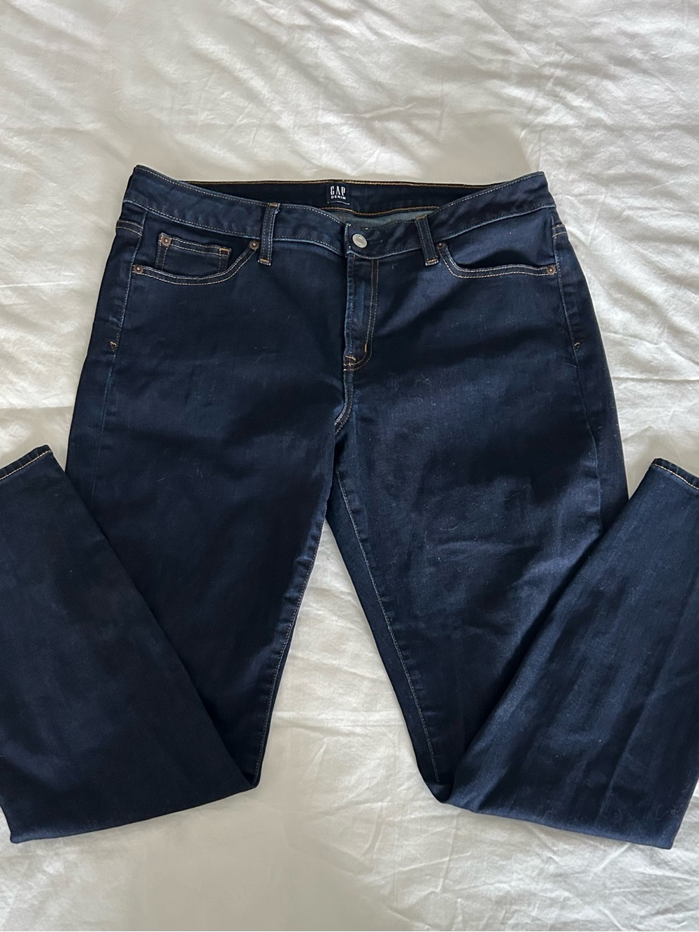 GAP Dark Blue Denim Jeans with Yellow Stitching for Women, curvy true skinny.